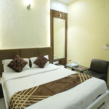 Hotel Raj Kamal Palace Varanasi Bagian luar foto
