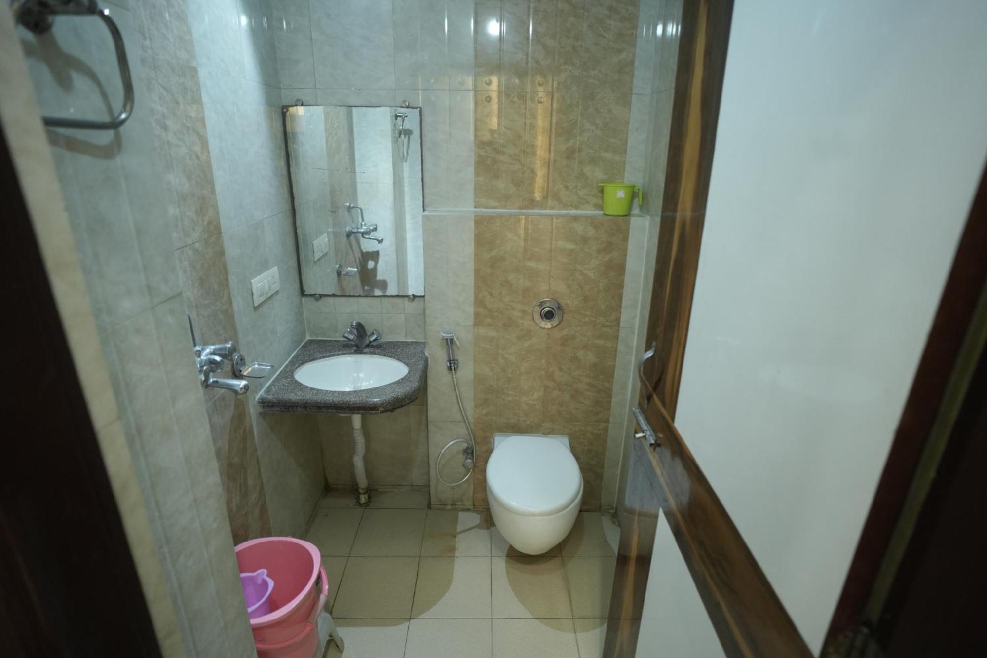 Hotel Raj Kamal Palace Varanasi Bagian luar foto