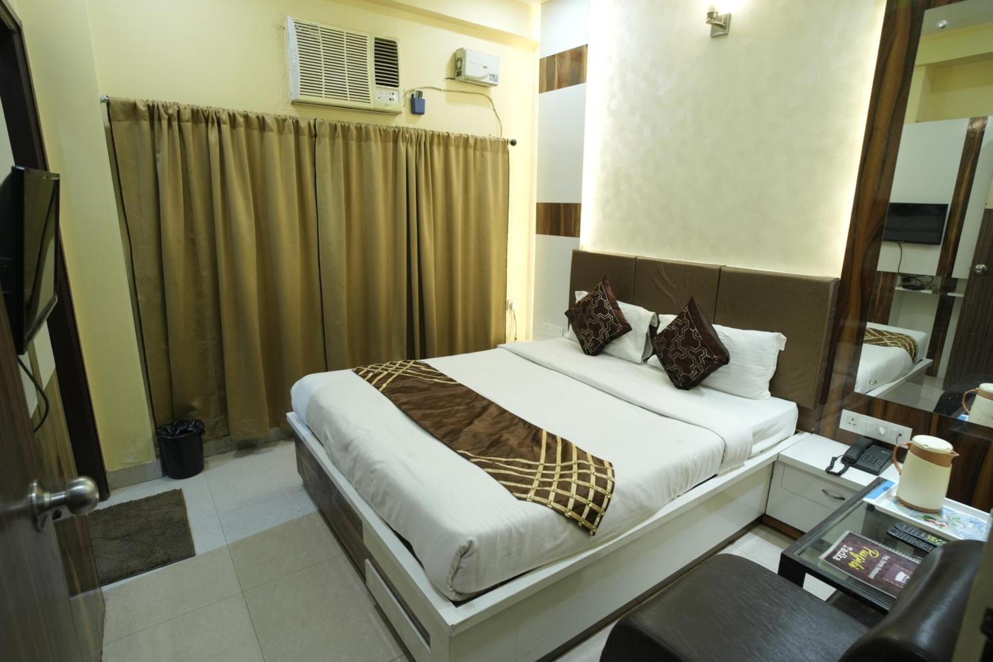 Hotel Raj Kamal Palace Varanasi Bagian luar foto