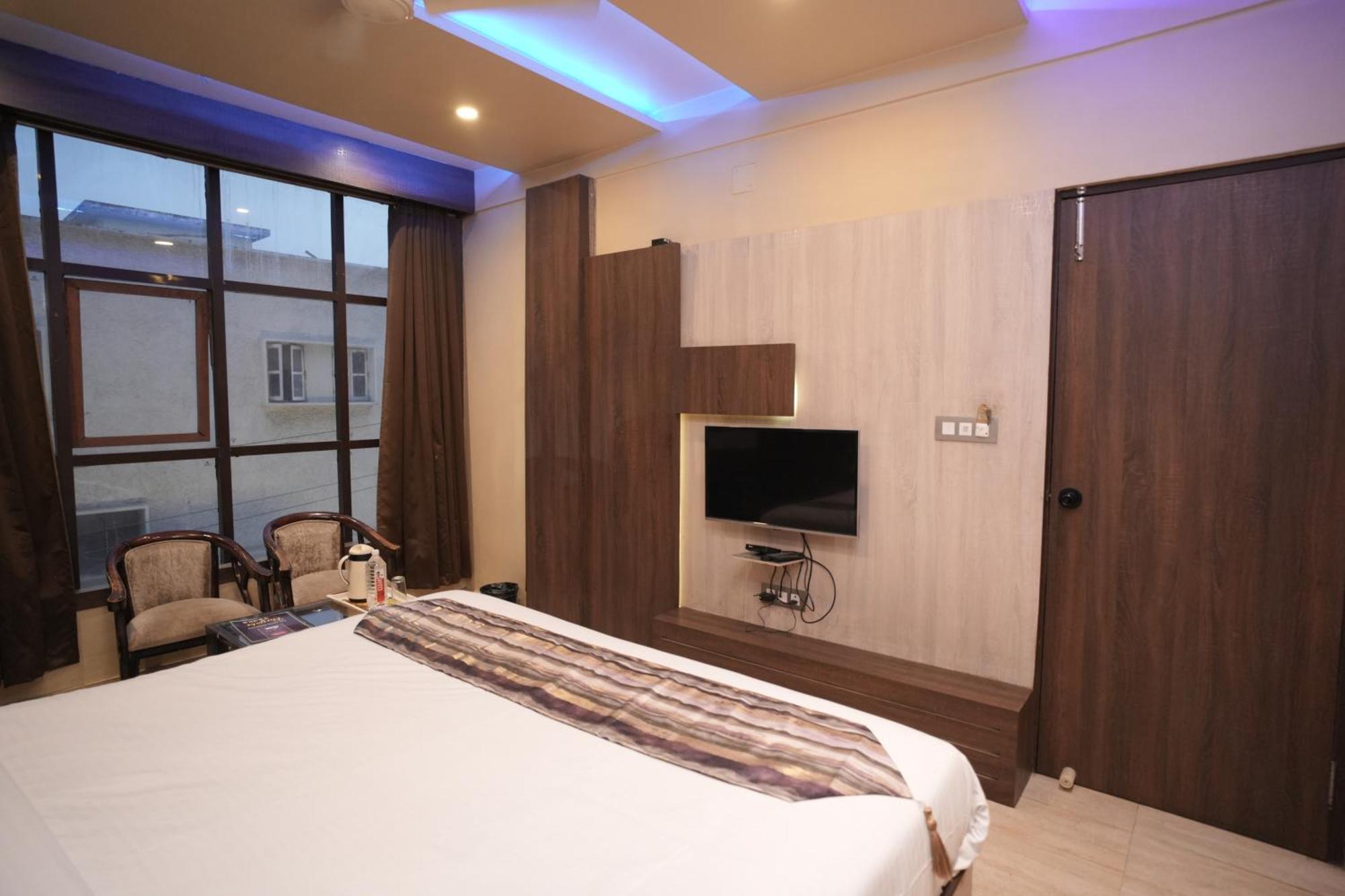 Hotel Raj Kamal Palace Varanasi Bagian luar foto