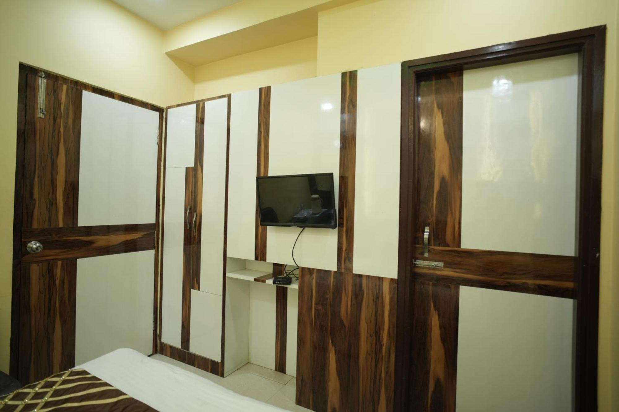 Hotel Raj Kamal Palace Varanasi Bagian luar foto
